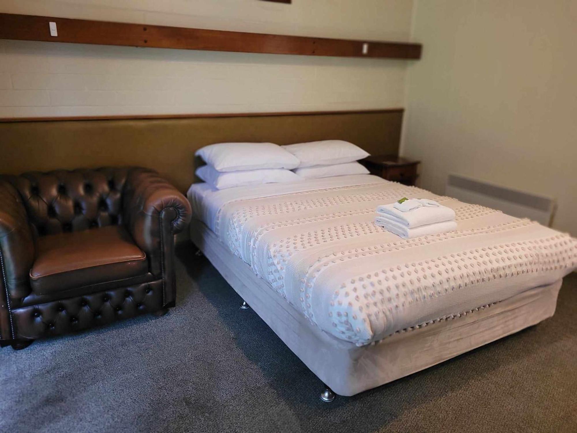 The Bright Motor Inn 외부 사진