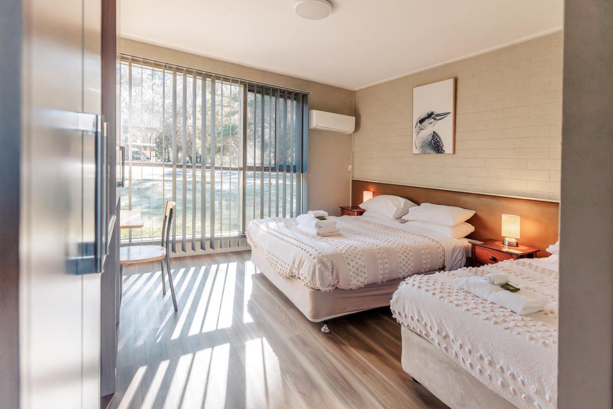 The Bright Motor Inn 외부 사진