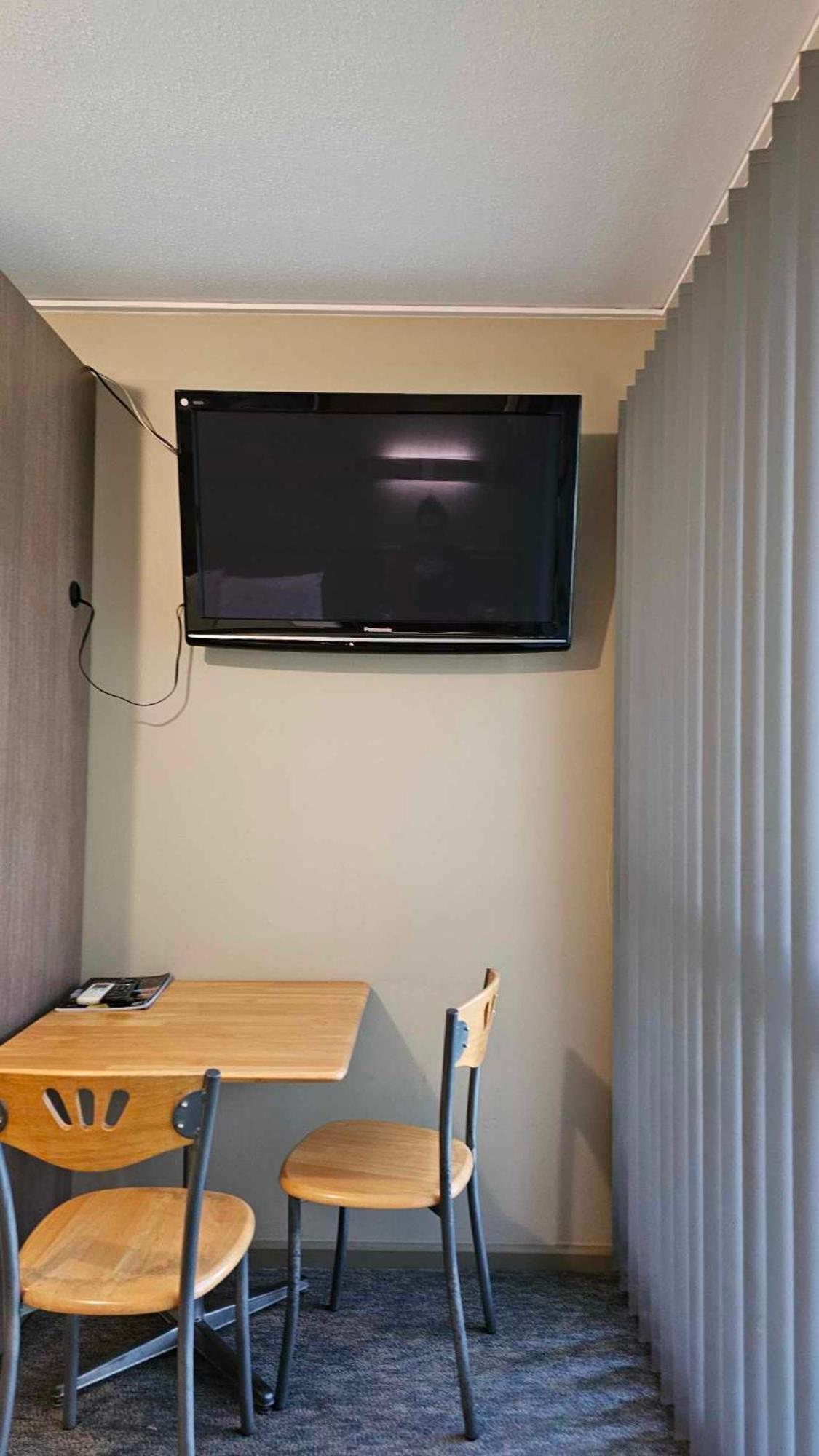 The Bright Motor Inn 외부 사진