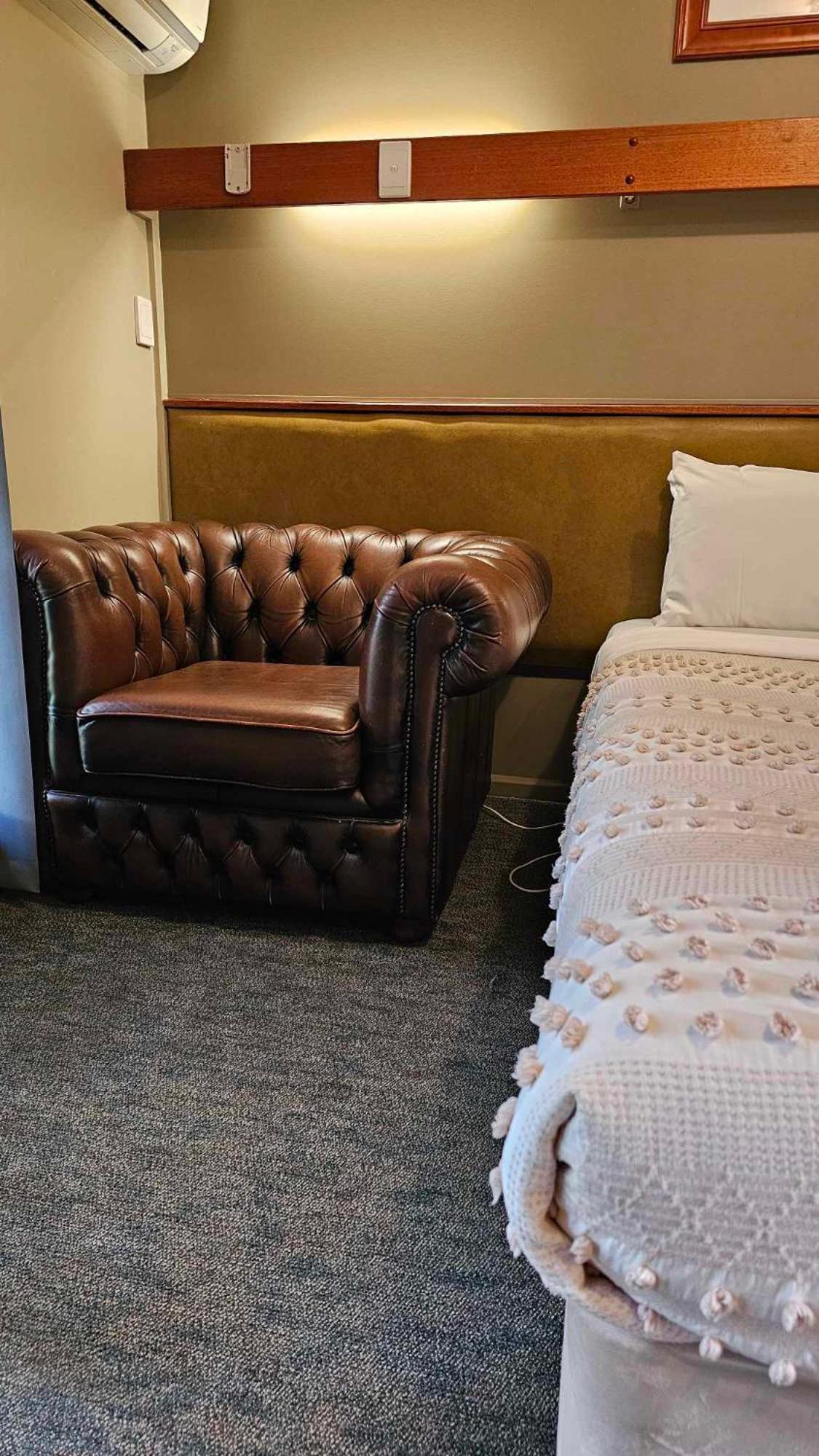 The Bright Motor Inn 외부 사진