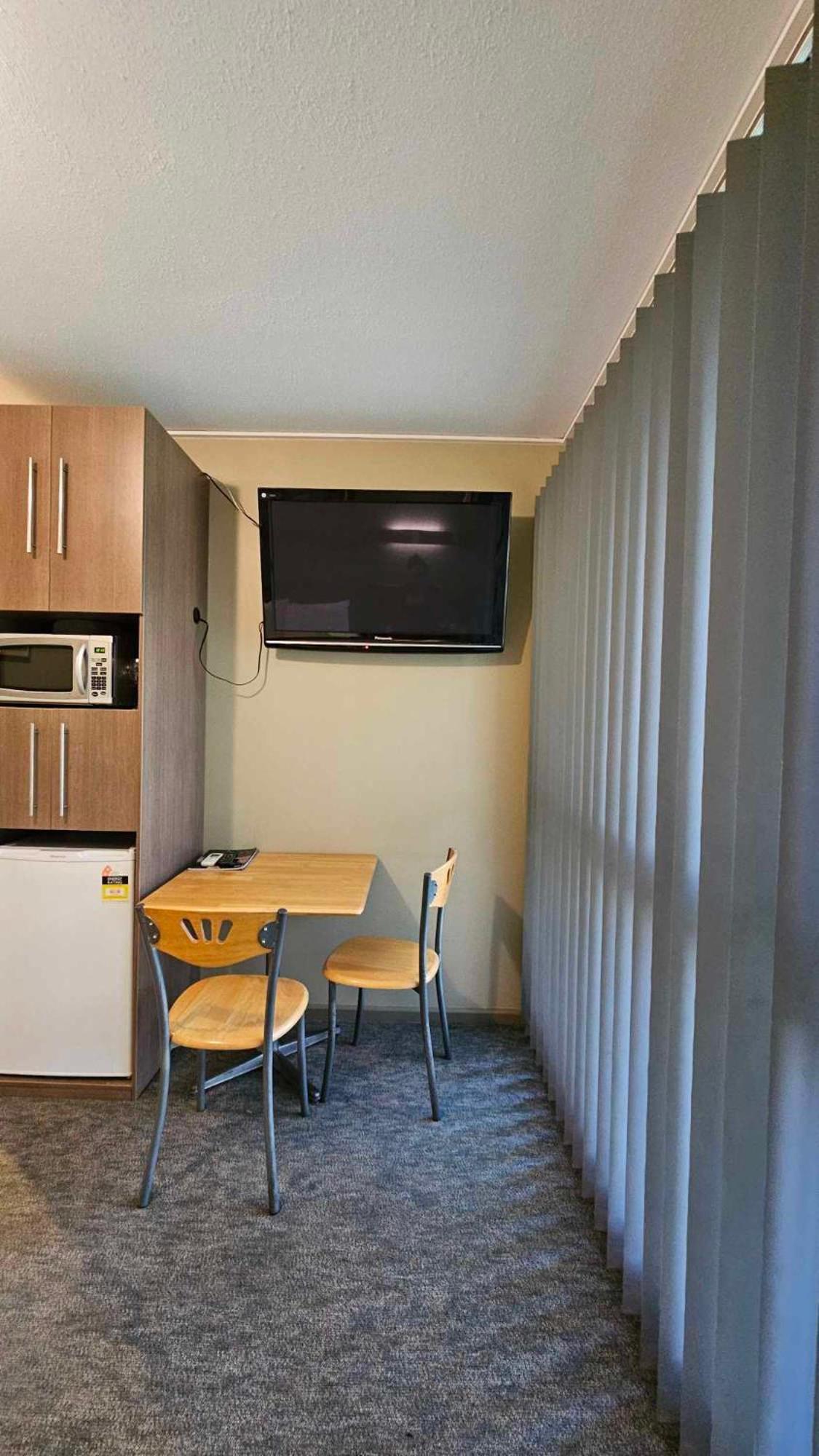 The Bright Motor Inn 외부 사진
