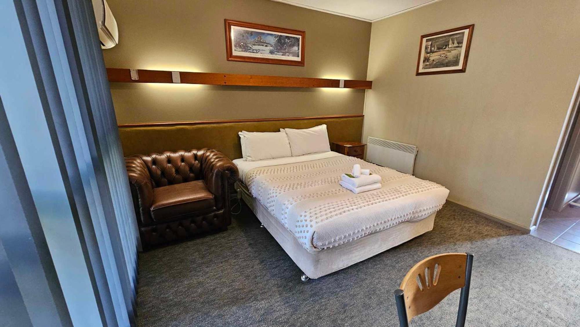 The Bright Motor Inn 외부 사진
