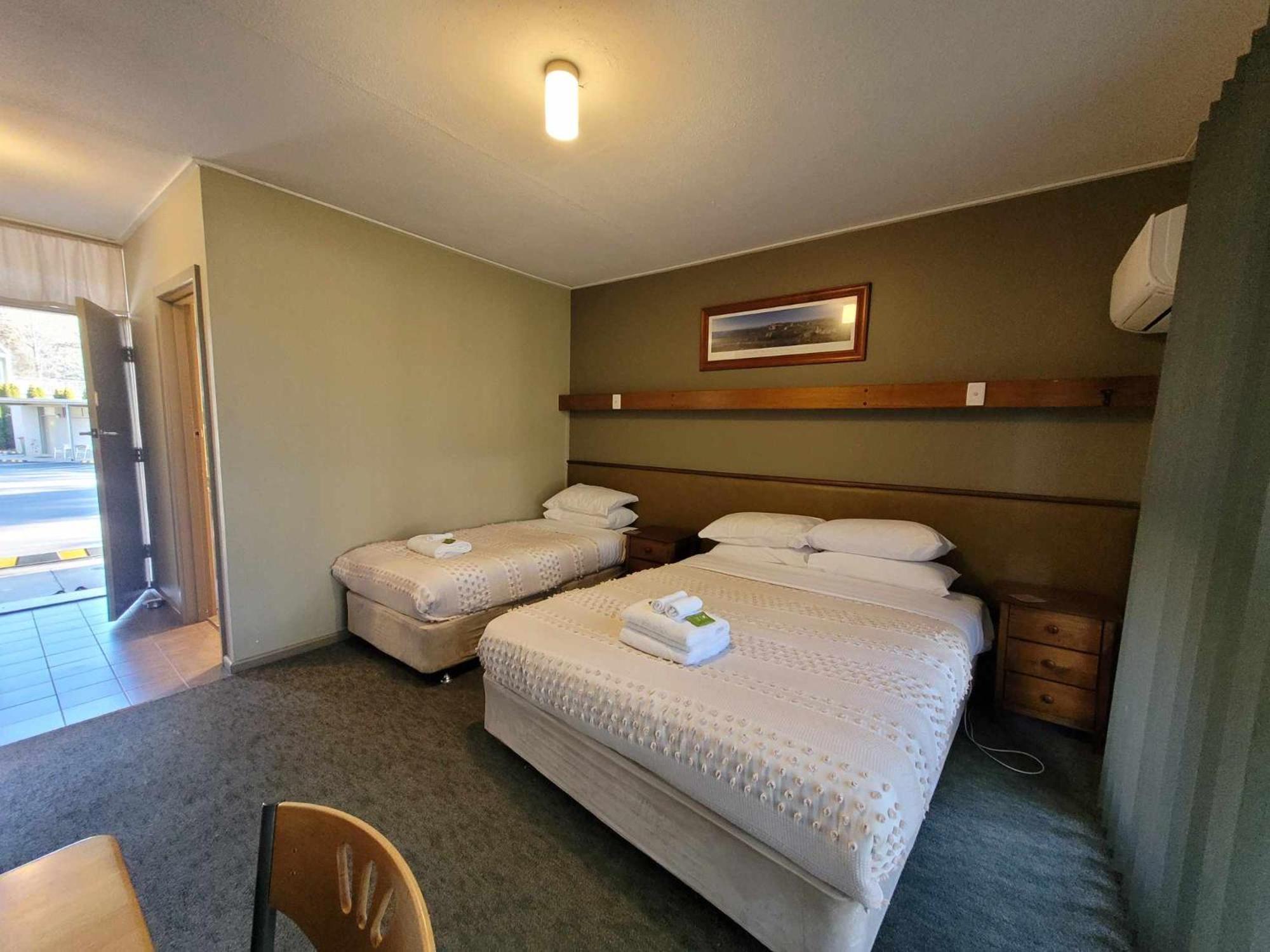 The Bright Motor Inn 외부 사진